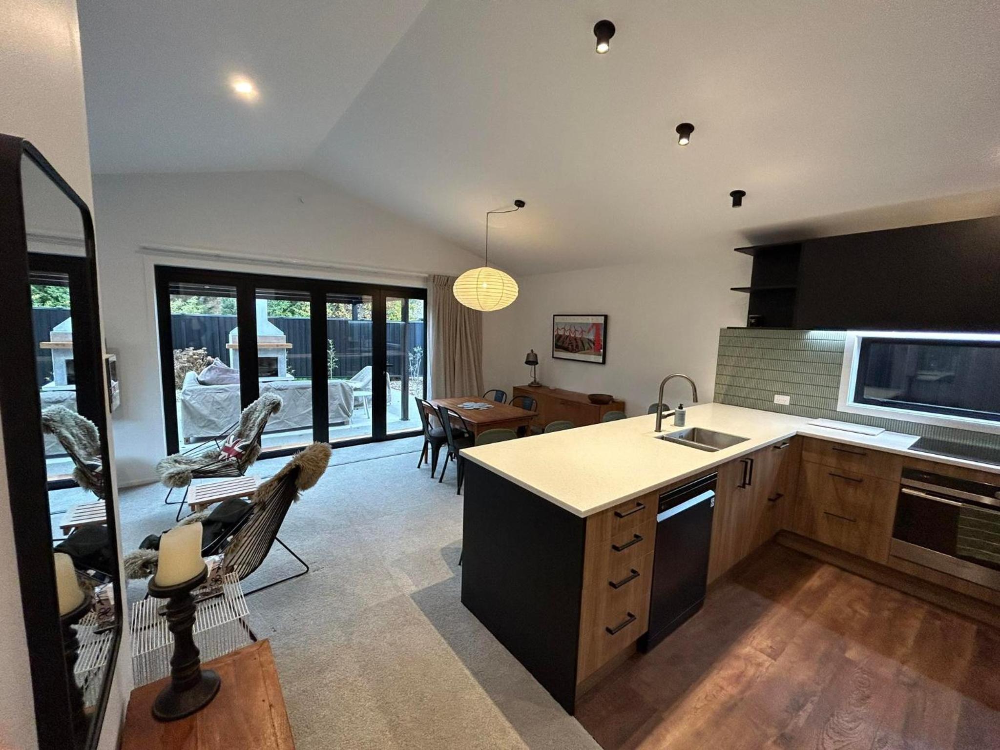 Wanaka Escape - Modern 2 bedroom house view 2