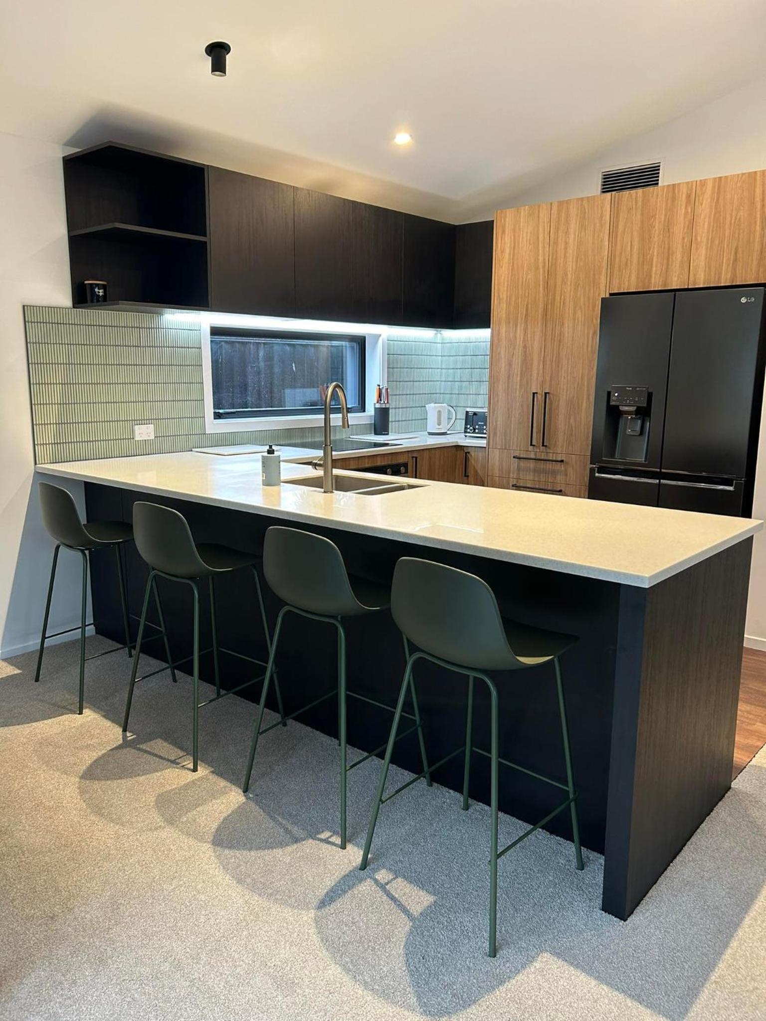 Wanaka Escape - Modern 2 bedroom house view 4