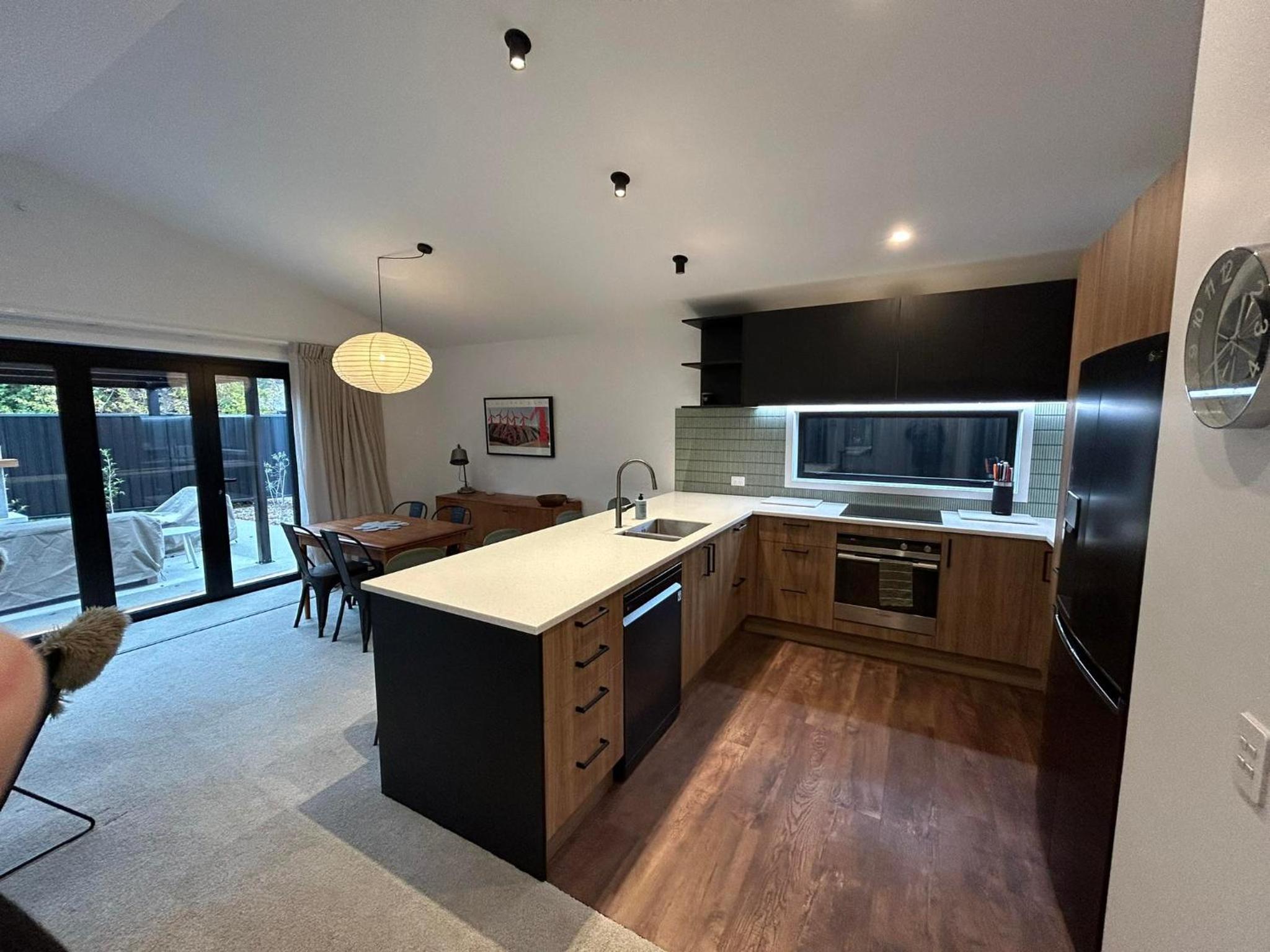 Wanaka Escape - Modern 2 bedroom house view 5