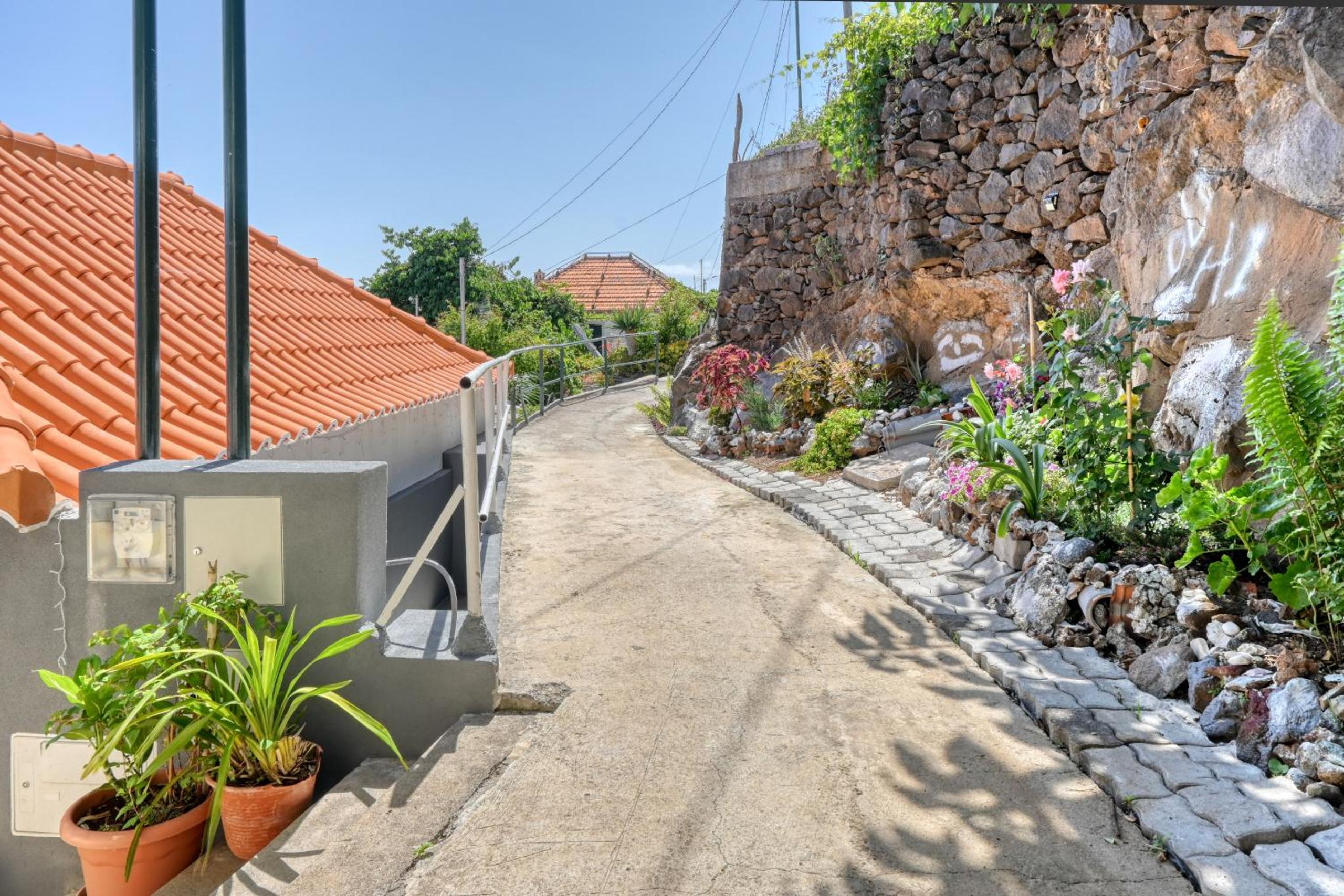 Casa Sienna, a Home in Madeira view 2