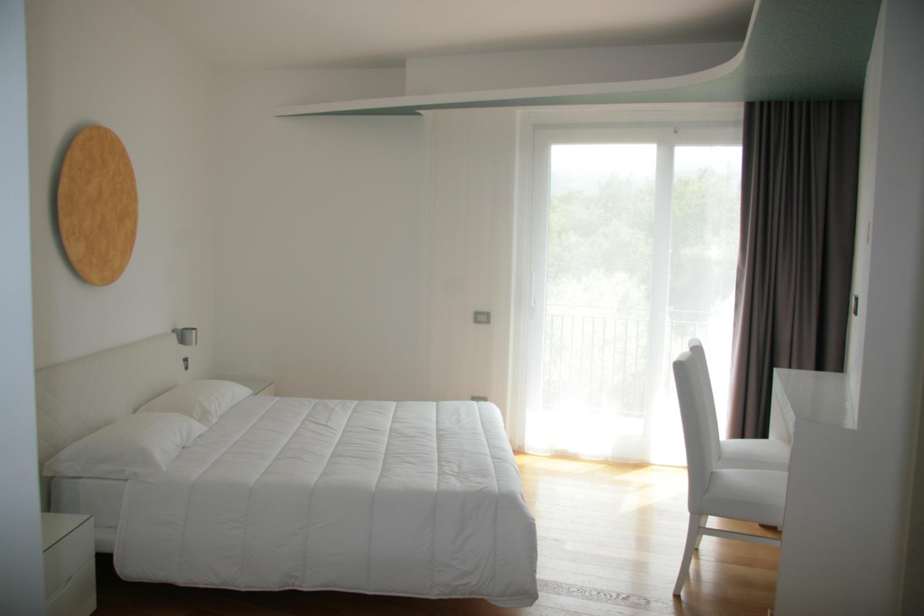 Photo 42