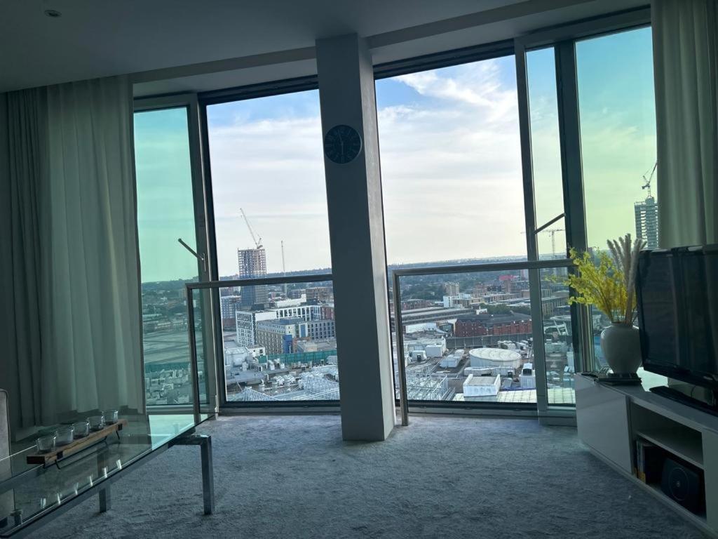 Sky views Lux Rotunda House City Center