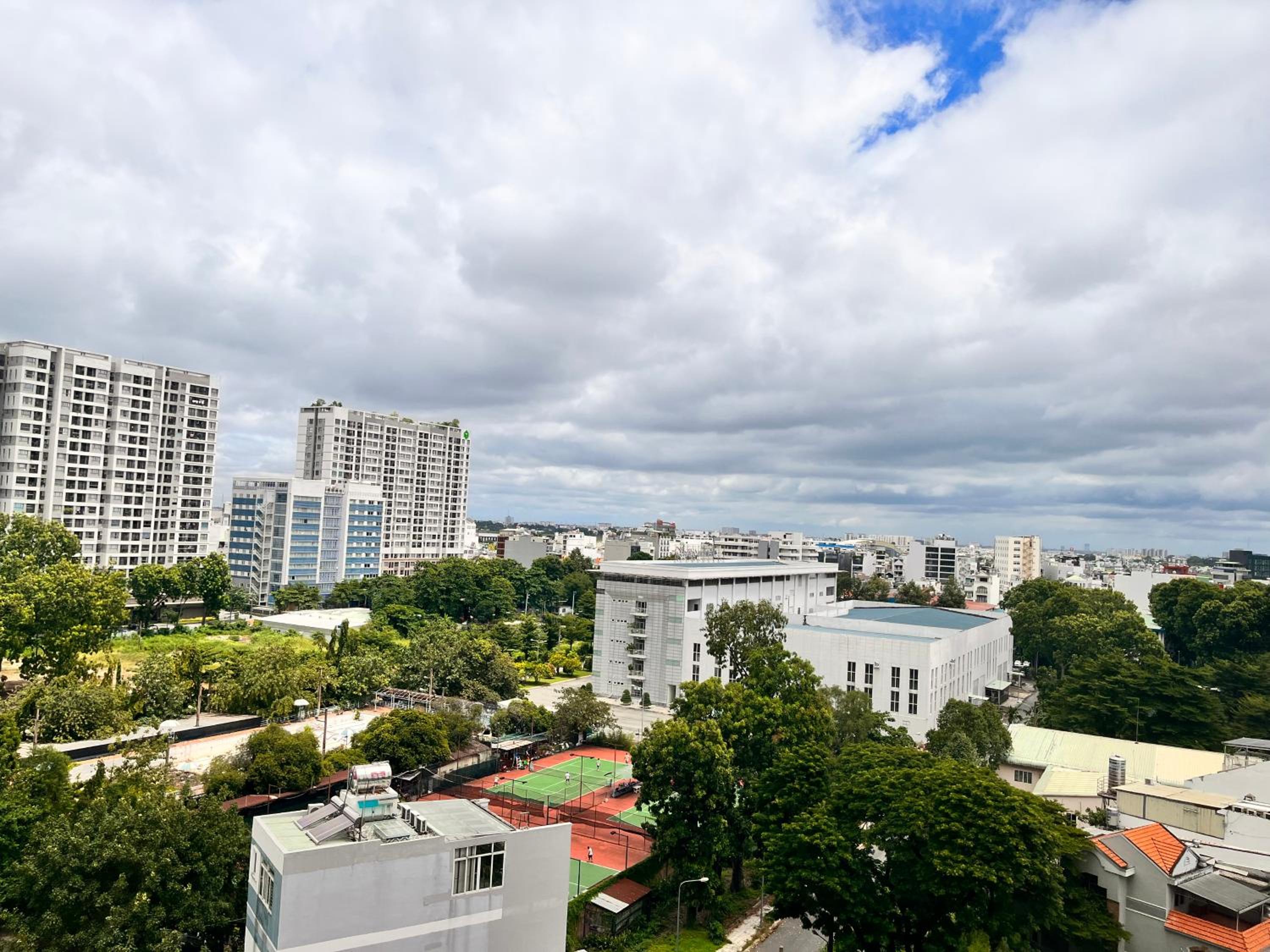 KIRAKUAN CHILL 2BR Pool/Gym