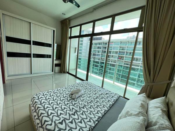 PALAZIO CONDO (MOUNT AUSTIN)