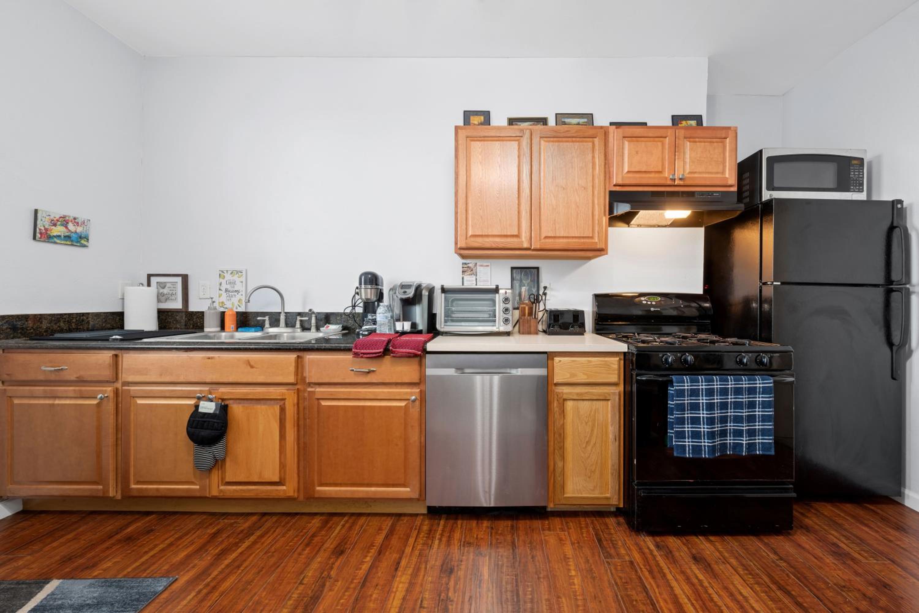 Cozy 1 bdr/1br near downtown view 3