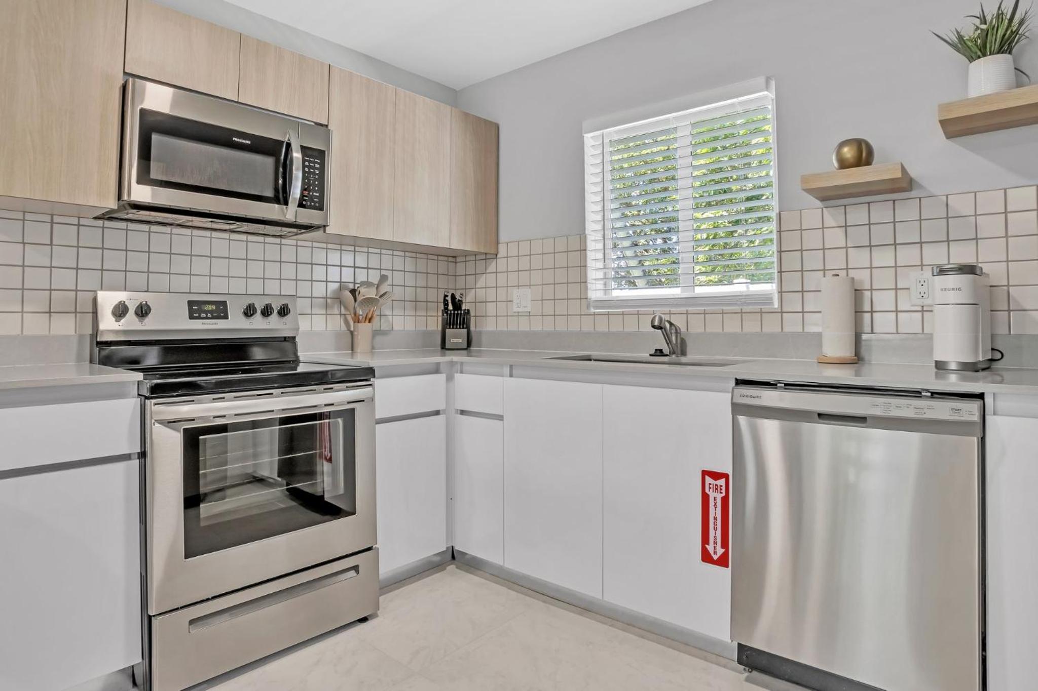Sistrunk Shades Villa #5 - New Townhome in Downtown Fort Lauderdale view 5
