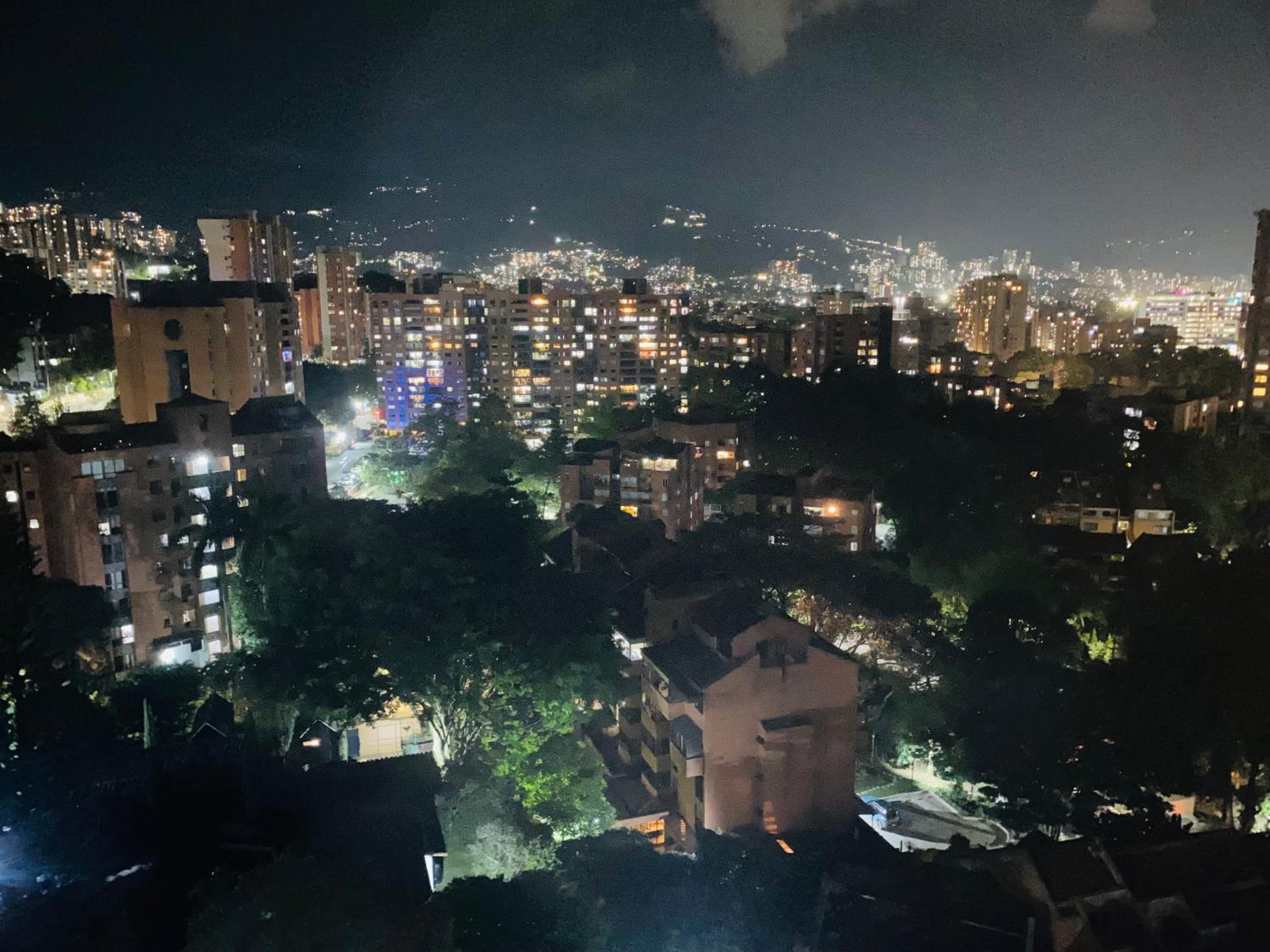 1009 Apartamento acogedor en el poblado Medellín