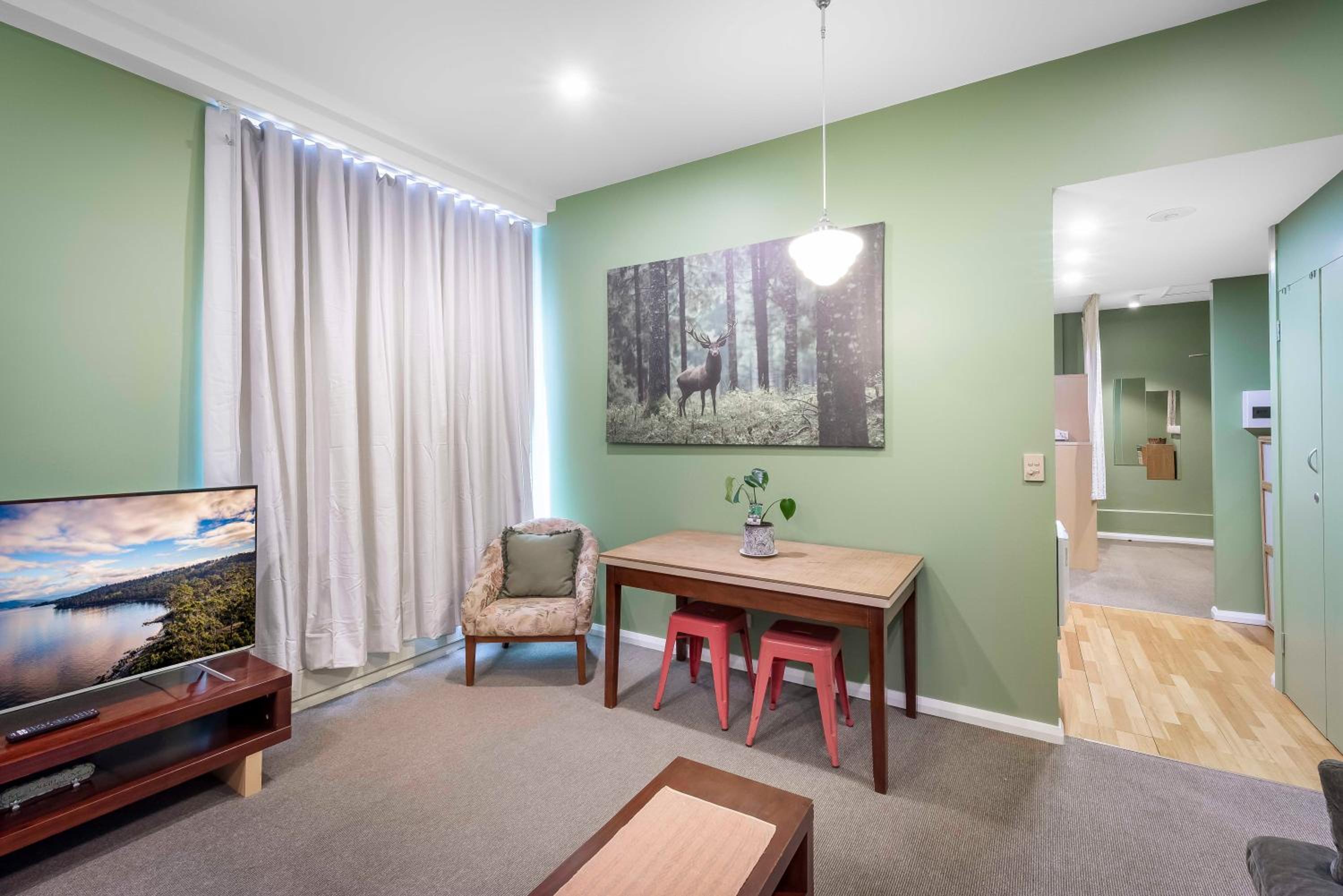Studio Apartment - Hobart CBD