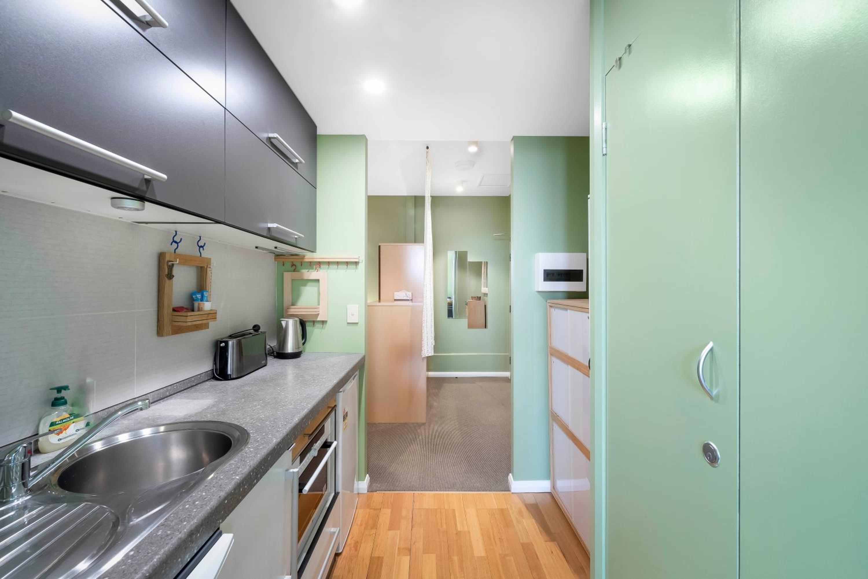 Studio Apartment - Hobart CBD