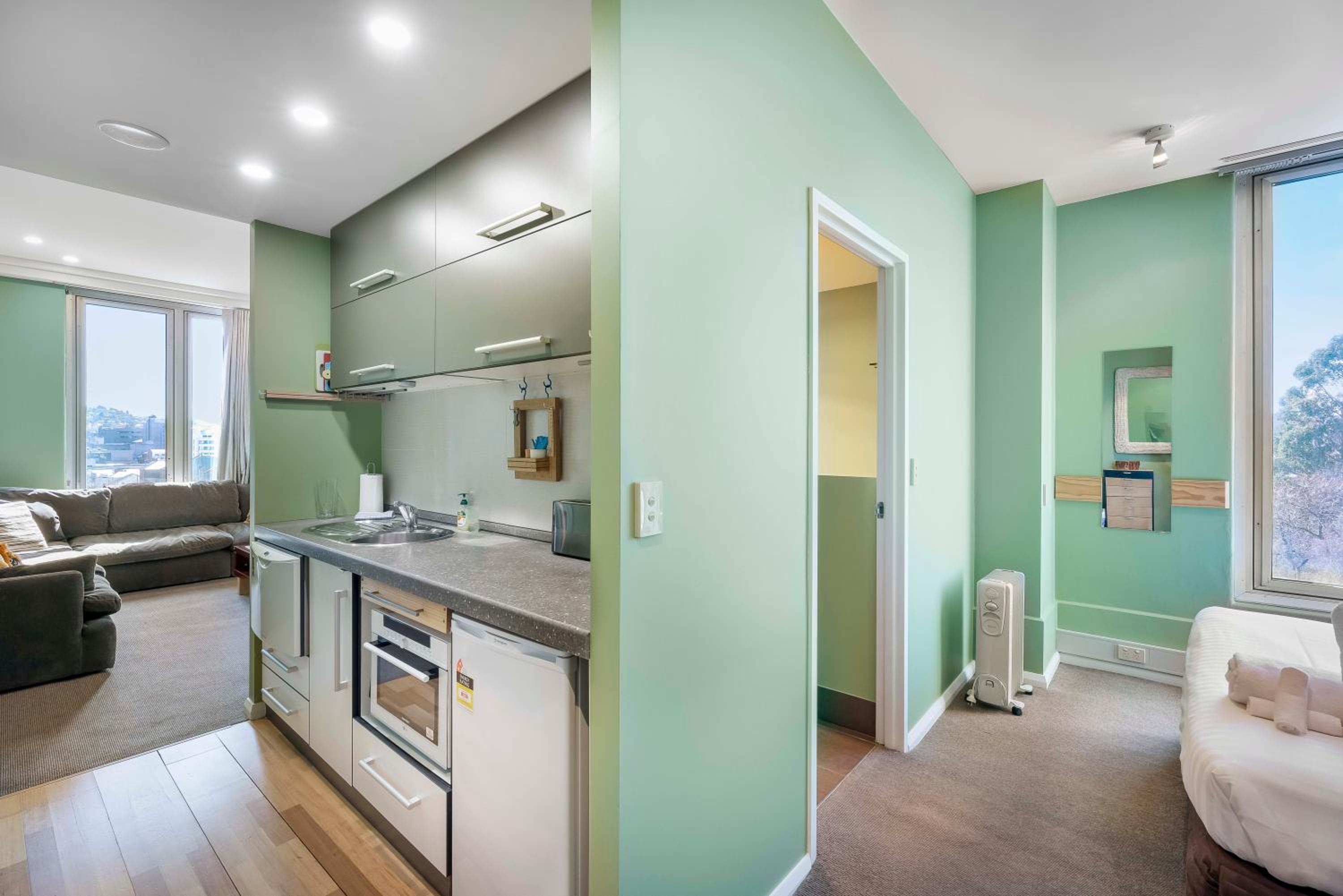 Studio Apartment - Hobart CBD