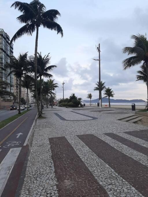 Kitnet a 20 metros da praia
