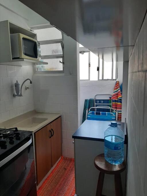 Kitnet a 20 metros da praia