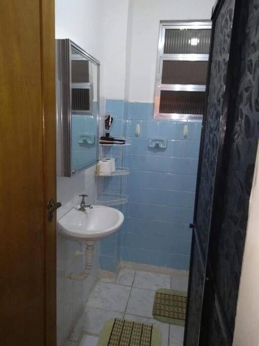 Kitnet a 20 metros da praia
