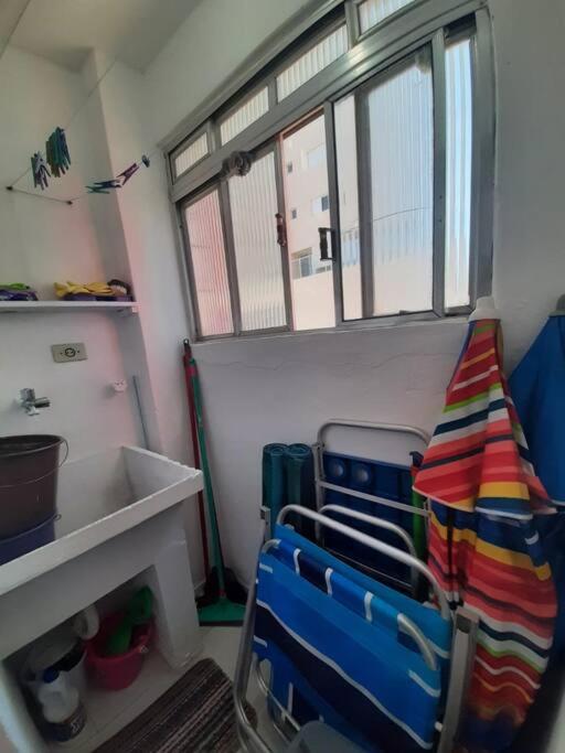Kitnet a 20 metros da praia