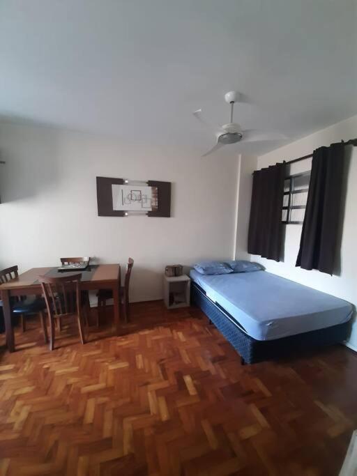 Kitnet a 20 metros da praia
