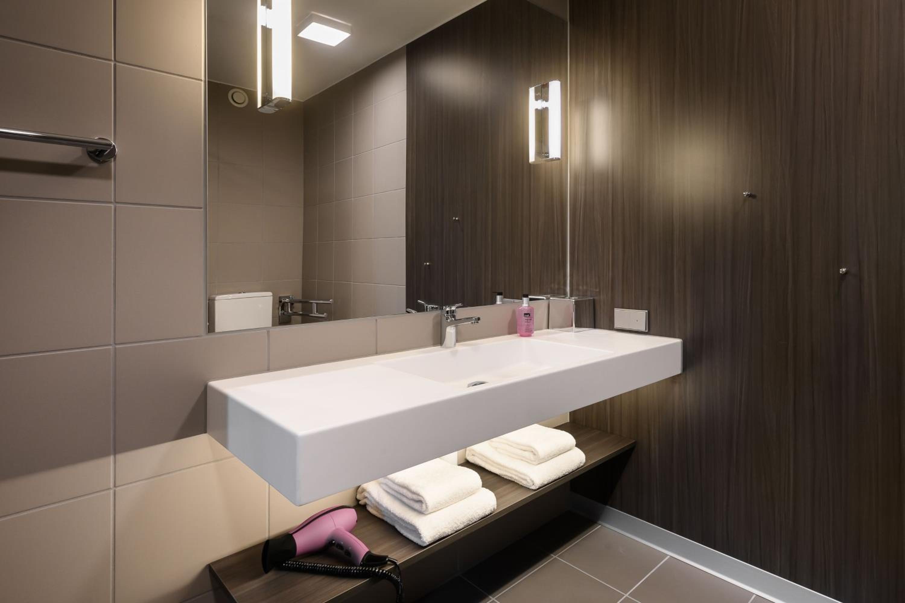 Dresden Vacations - Moxy Dresden Neustadt - Property Image 70