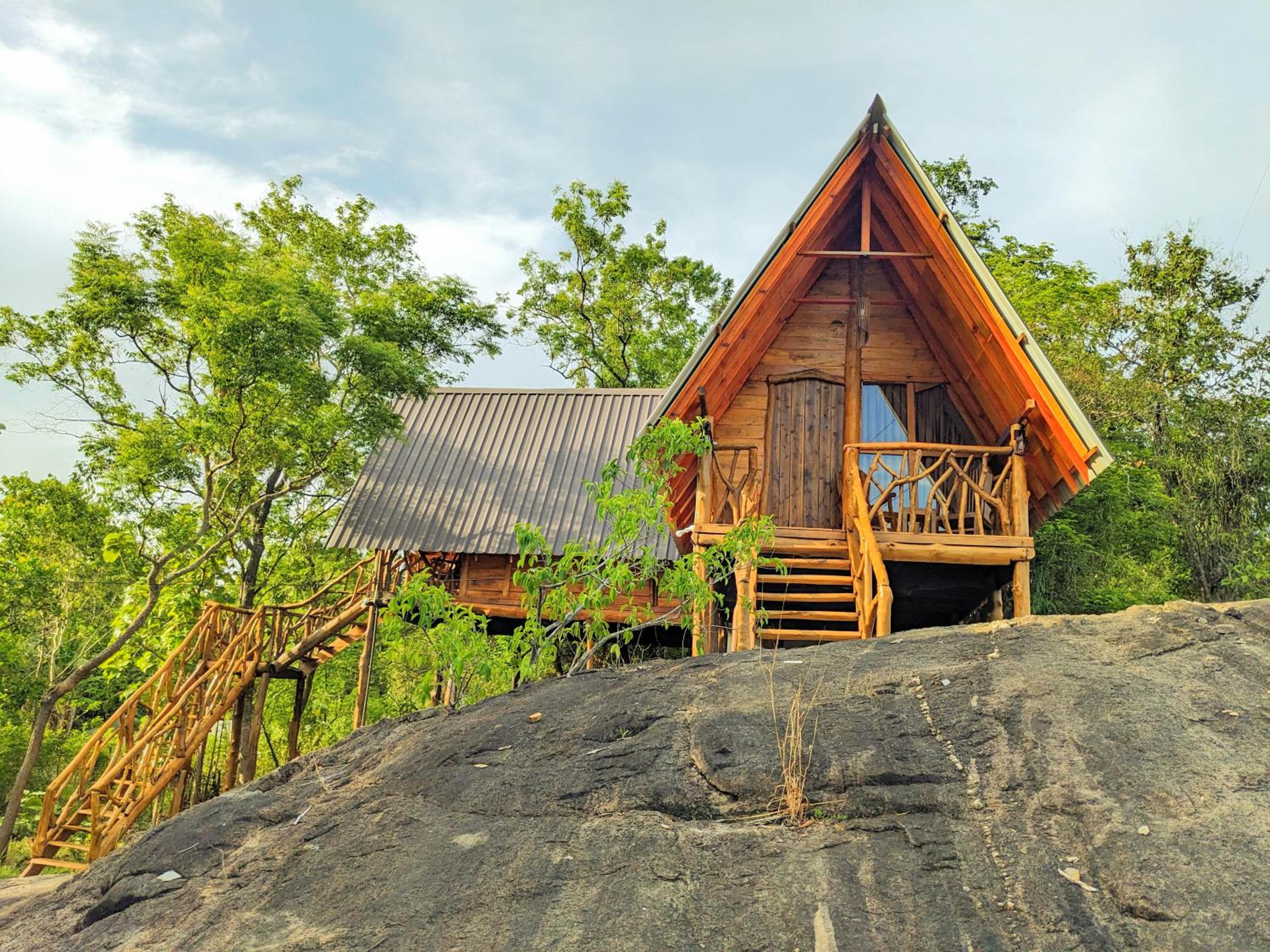 Hotel Wooden Cabana Sigiriya - Image 1
