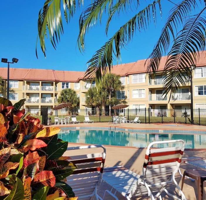 2bd/2bth Modern Condo on International Dr. w Pool ! Near Sea World and Universal