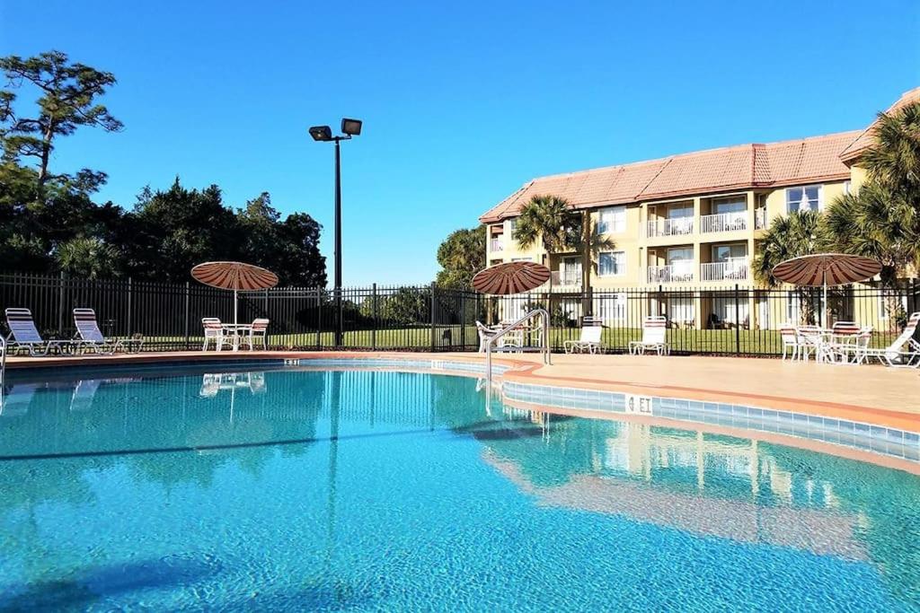 2bd/2bth Modern Condo on International Dr. w Pool ! Near Sea World and Universal