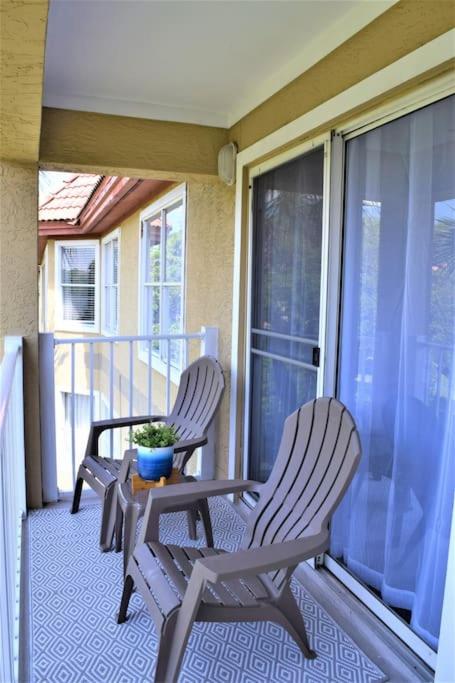 2bd/2bth Modern Condo on International Dr. w Pool ! Near Sea World and Universal