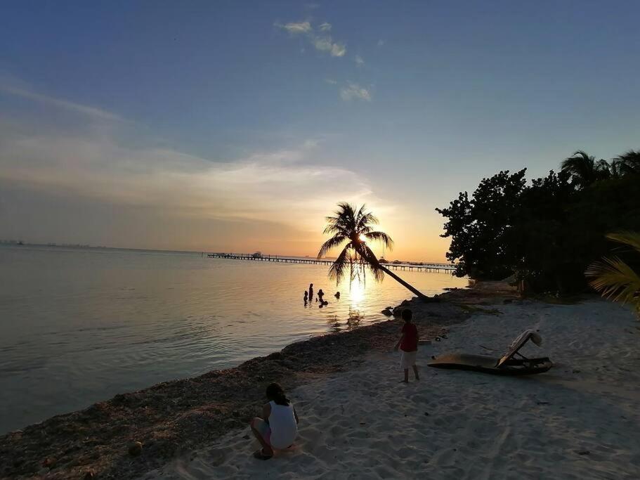 Marysol d11 private beach next to nomads