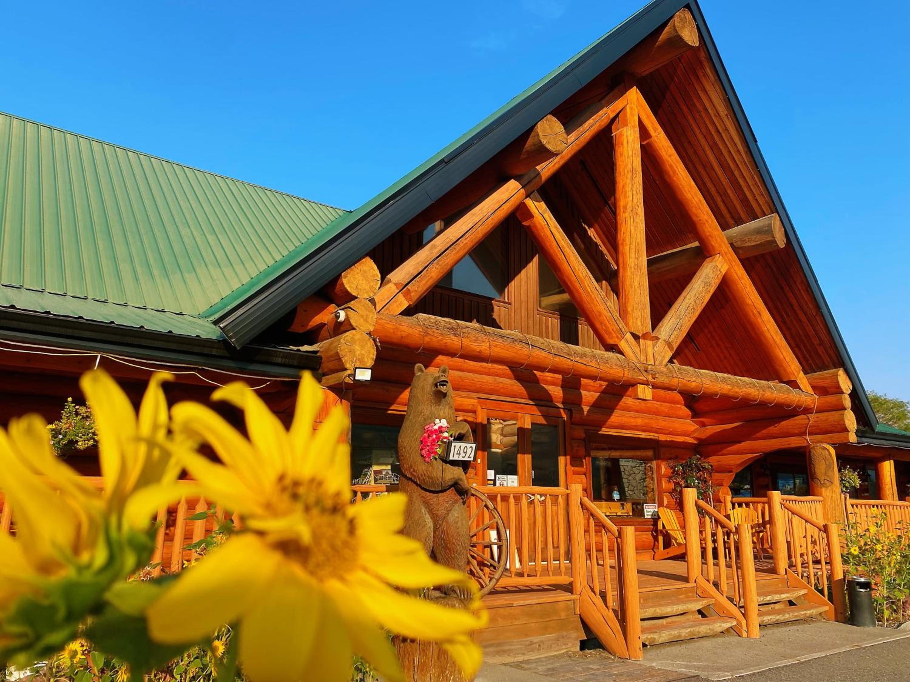Bear's Claw Lodge view 5
