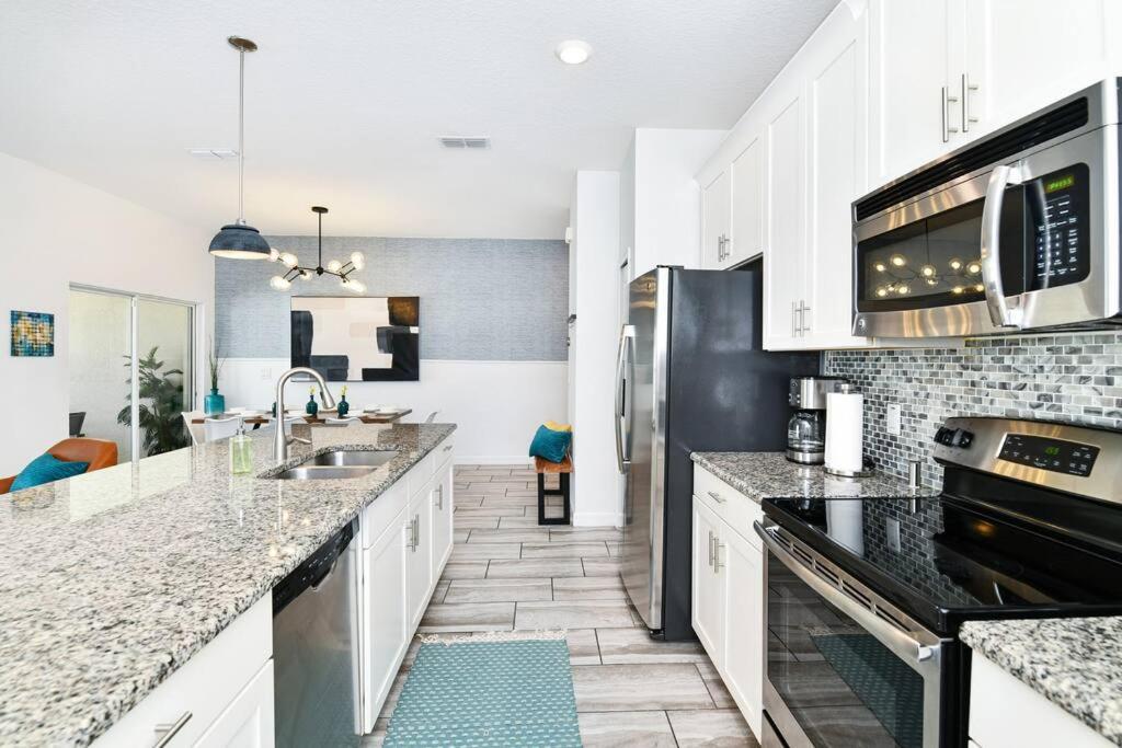 Bright and Sunny Townhouse With Pool Enjoy and Relax