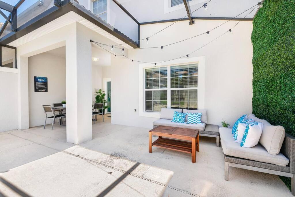 Bright and Sunny Townhouse With Pool Enjoy and Relax