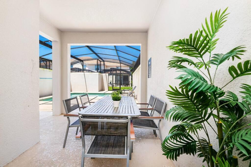 Bright and Sunny Townhouse With Pool Enjoy and Relax