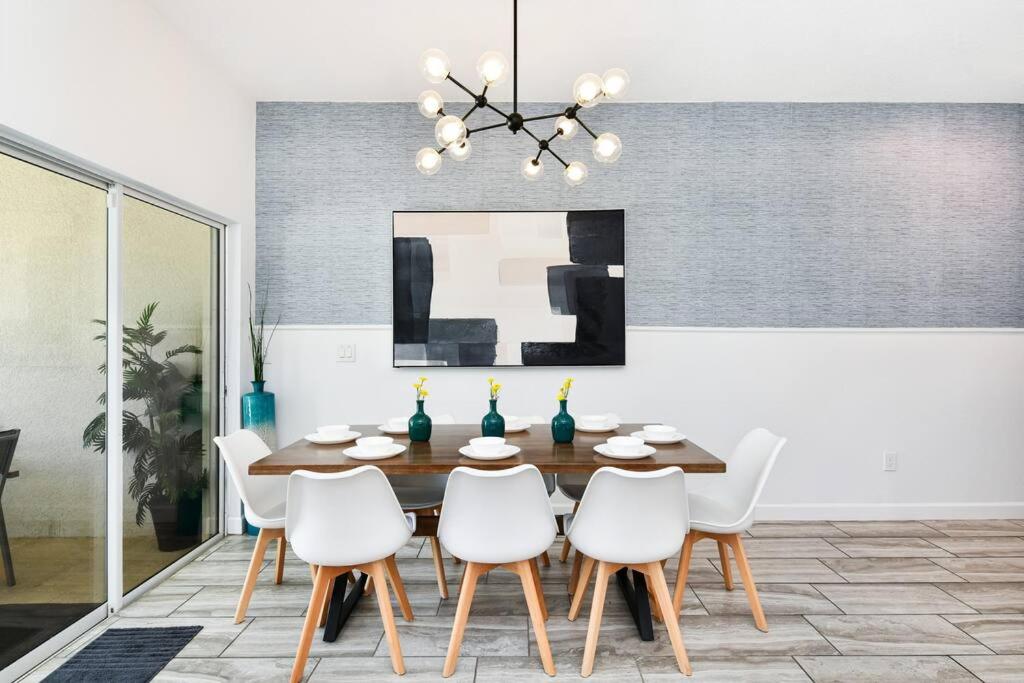 Bright and Sunny Townhouse With Pool Enjoy and Relax