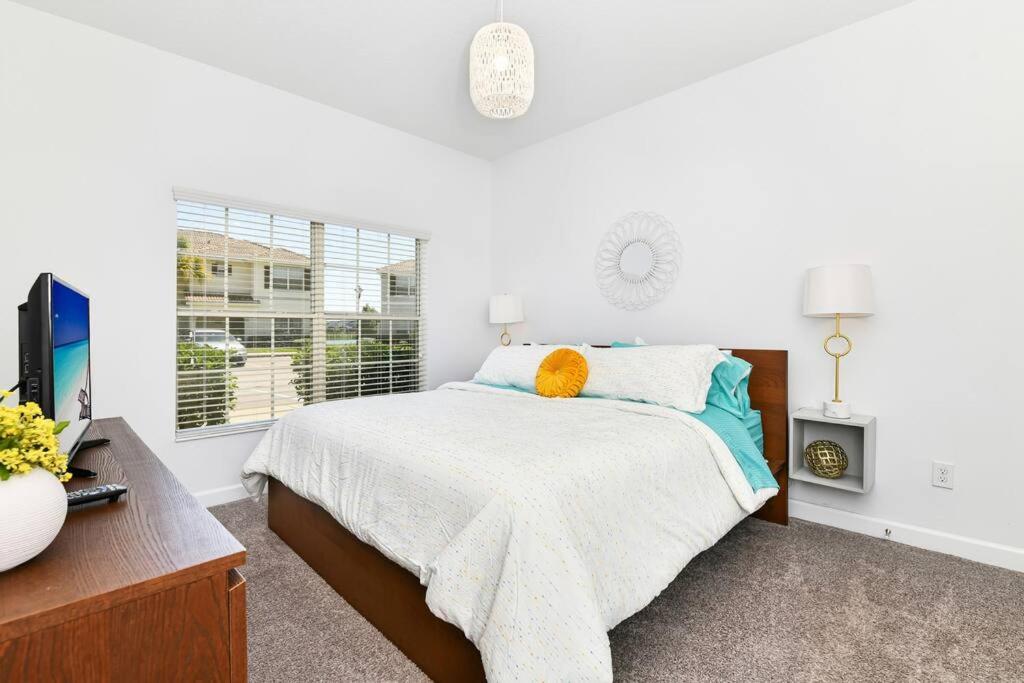 Bright and Sunny Townhouse With Pool Enjoy and Relax