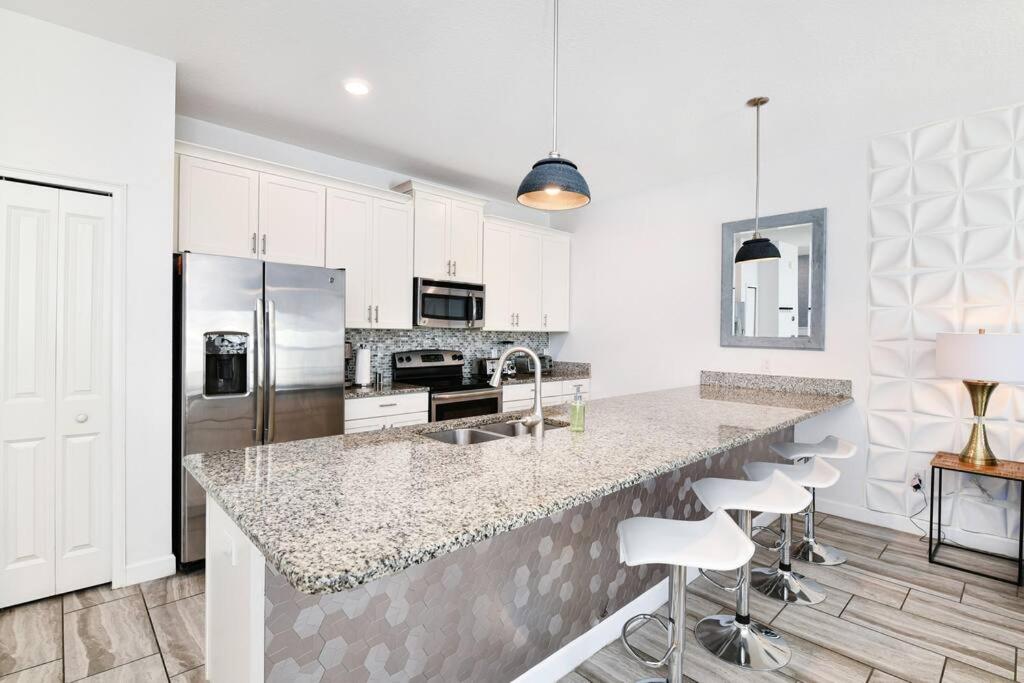 Bright and Sunny Townhouse With Pool Enjoy and Relax