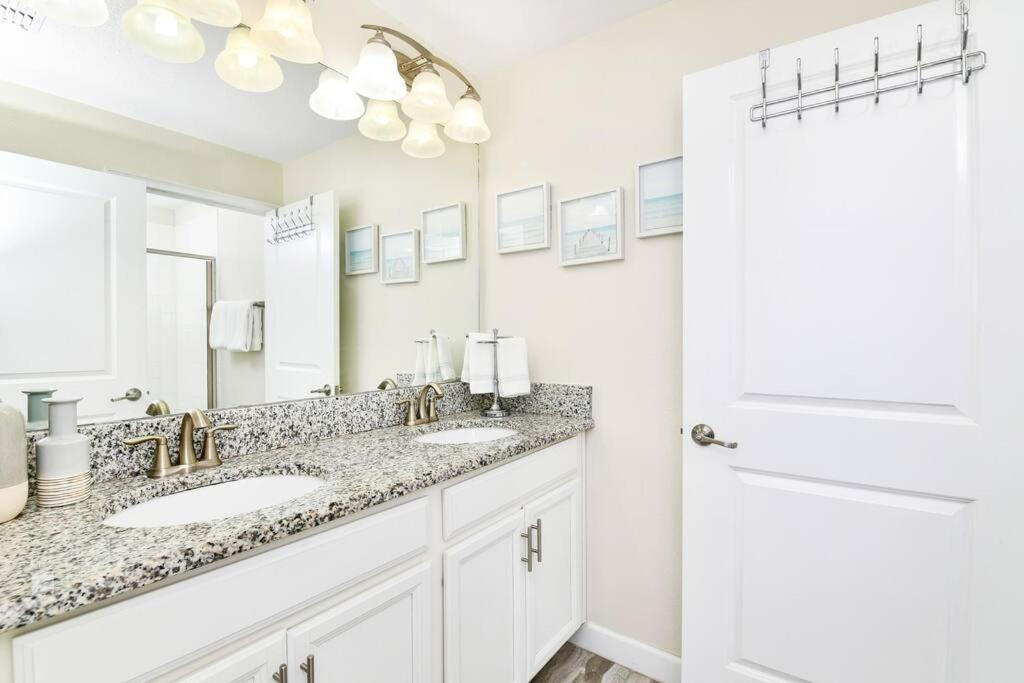 Bright and Sunny Townhouse With Pool Enjoy and Relax