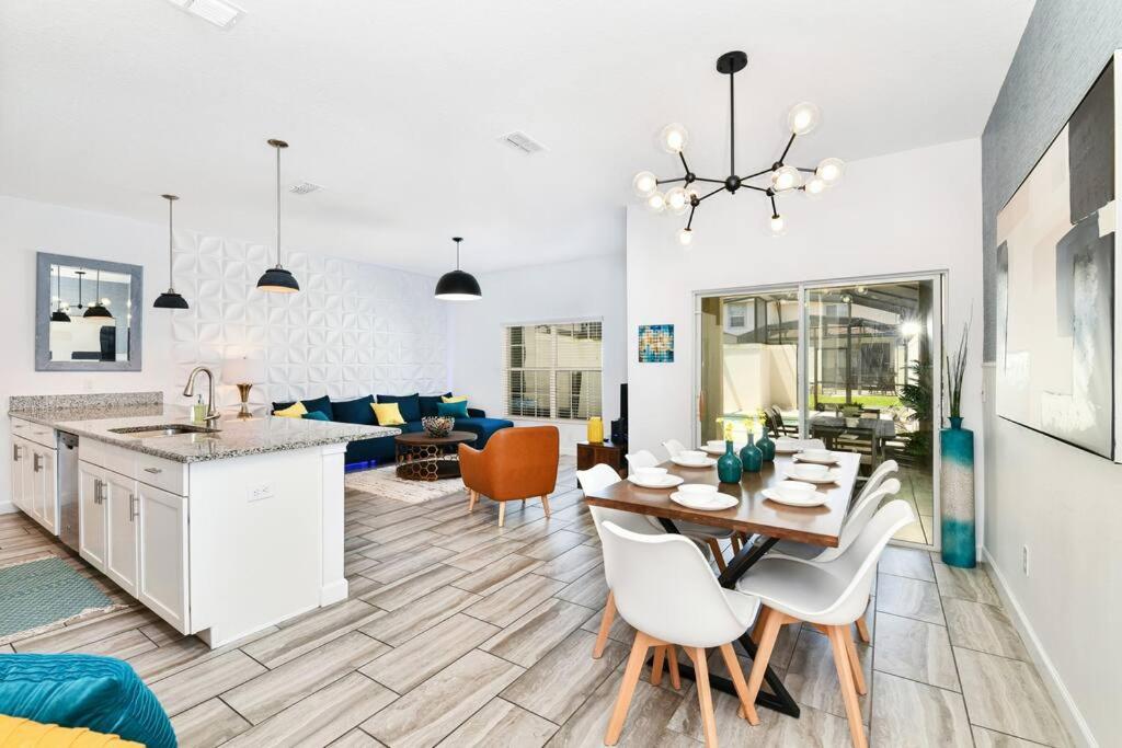 Bright and Sunny Townhouse With Pool Enjoy and Relax