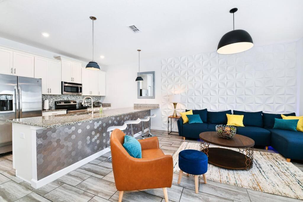 Bright and Sunny Townhouse With Pool Enjoy and Relax