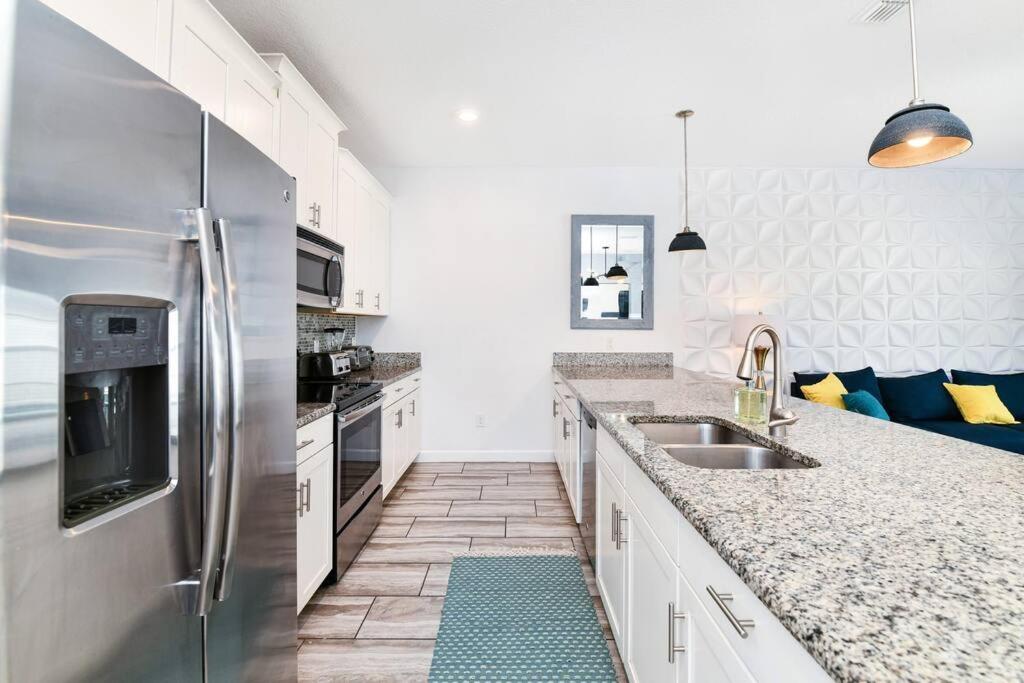 Bright and Sunny Townhouse With Pool Enjoy and Relax
