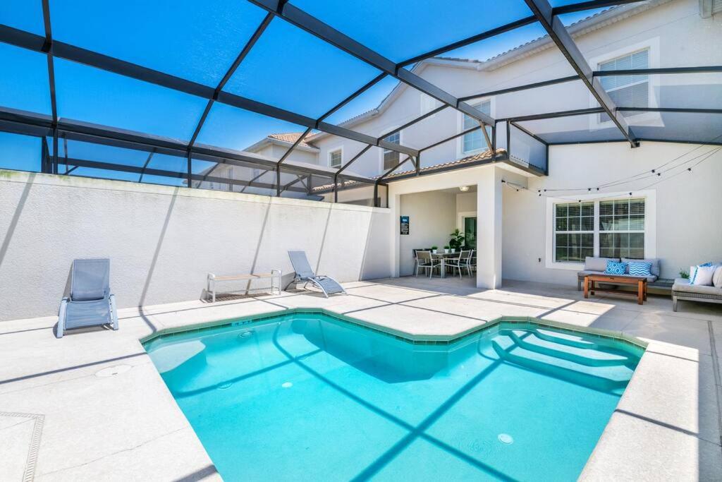 Bright and Sunny Townhouse With Pool Enjoy and Relax
