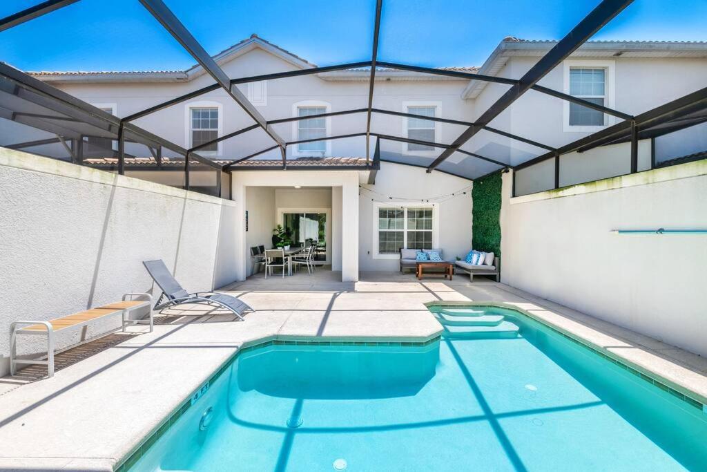 Bright and Sunny Townhouse With Pool Enjoy and Relax