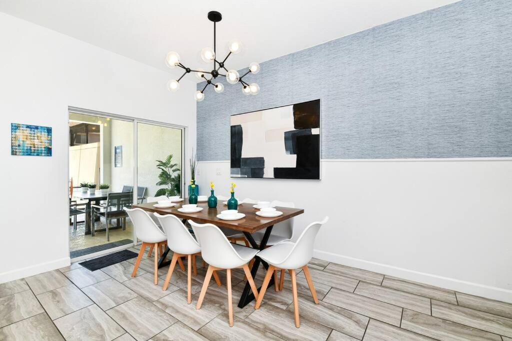 Bright and Sunny Townhouse With Pool Enjoy and Relax