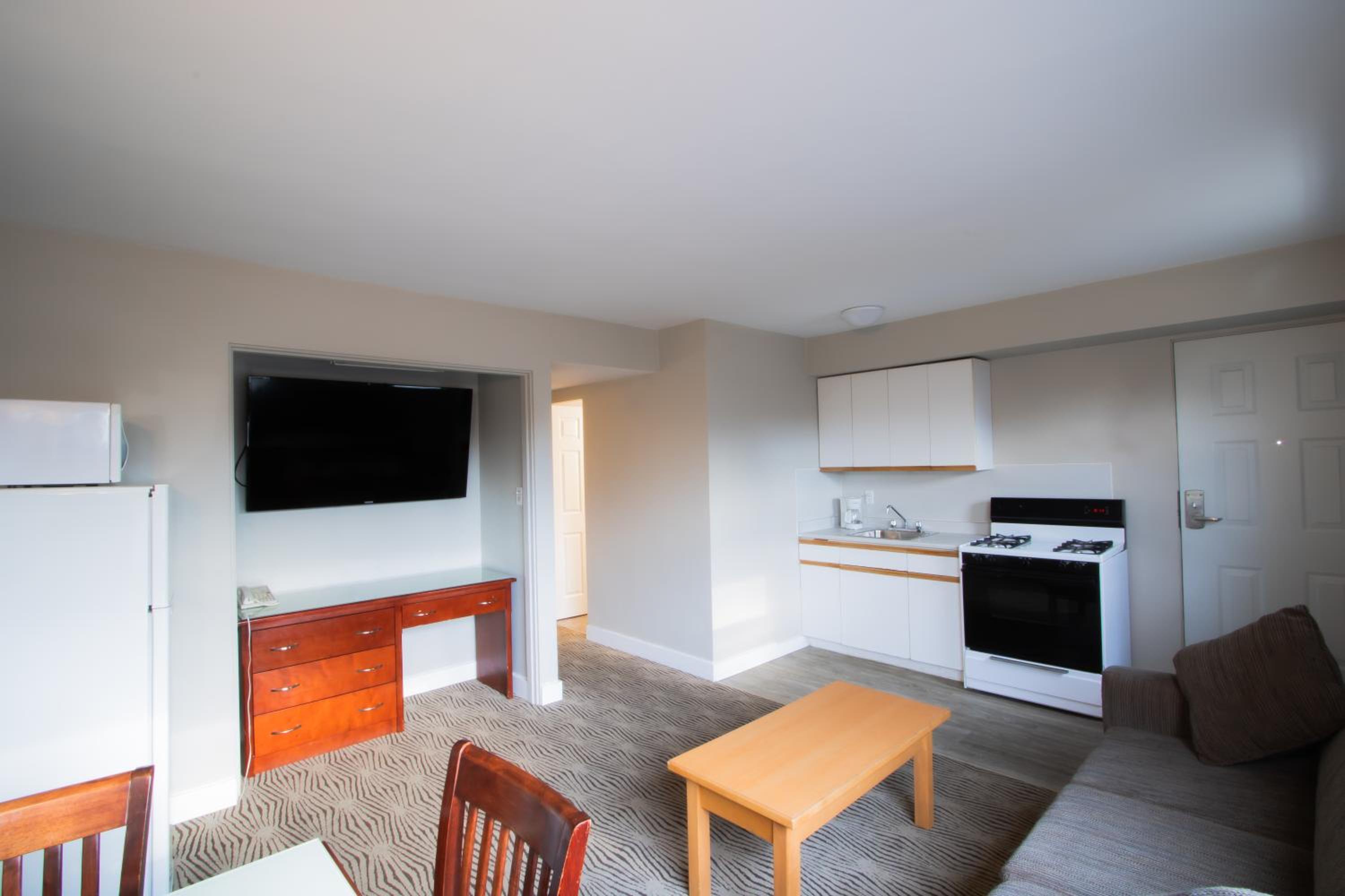 Scott's Inn & Suites