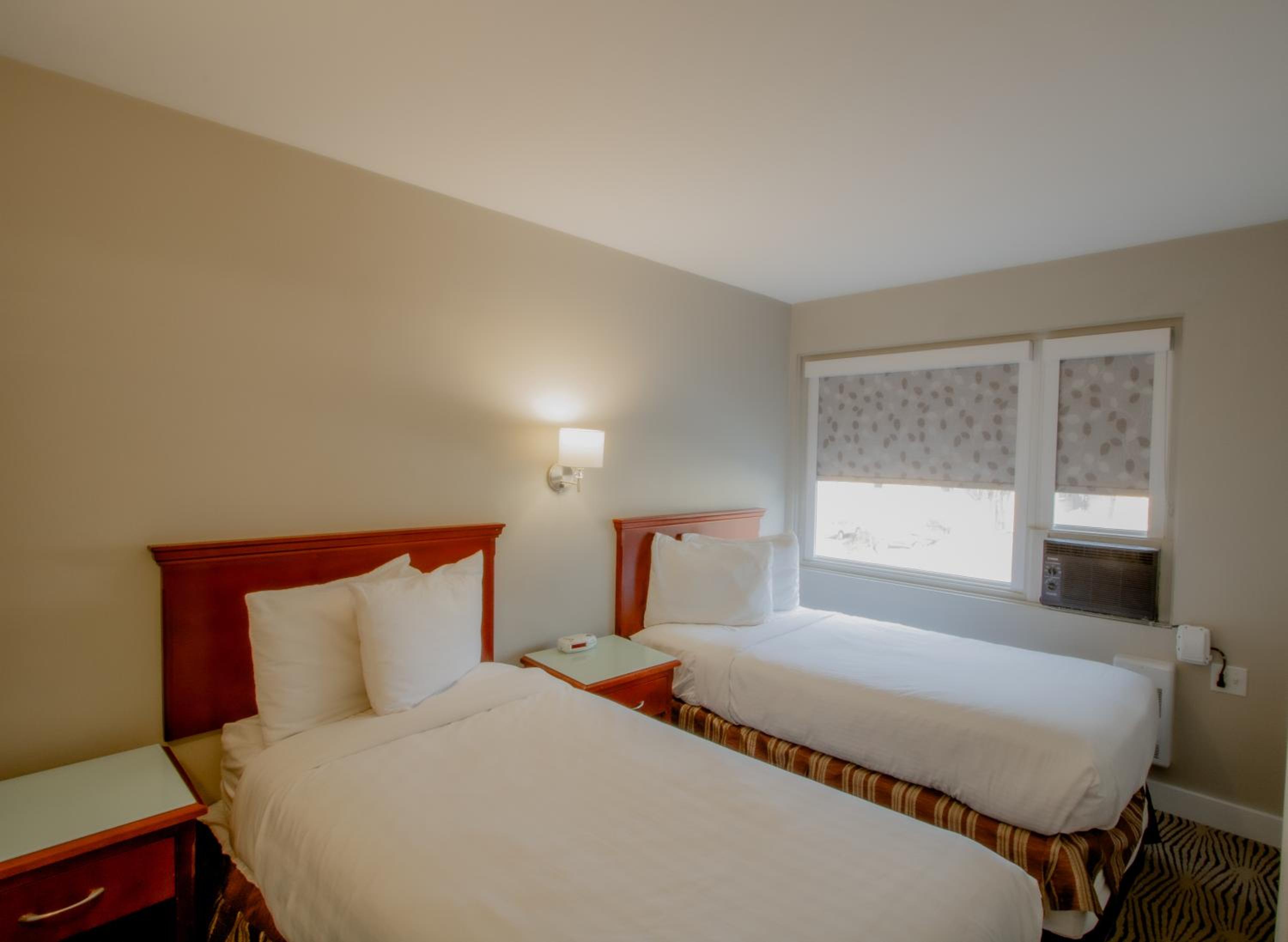 Scott's Inn & Suites