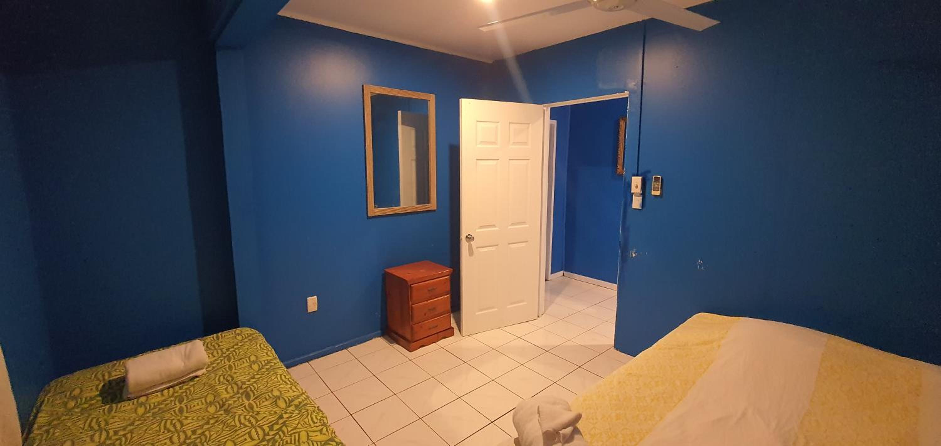 Lynn's Getaway Hotel