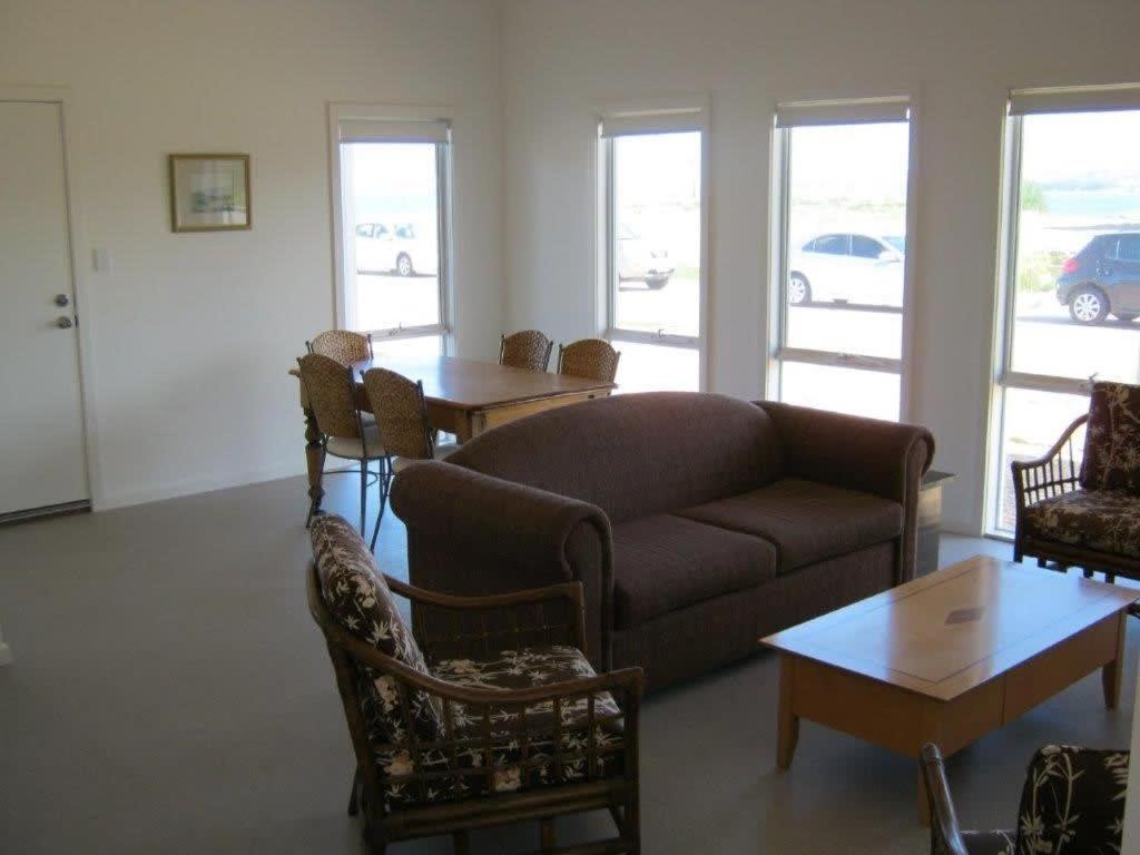 Coringle Port Elliot-Pets Negotiable-Wi-Fi - No Linen Included