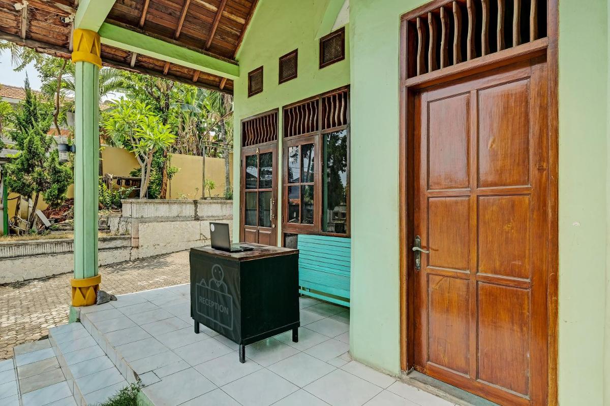outdoor BBQ area