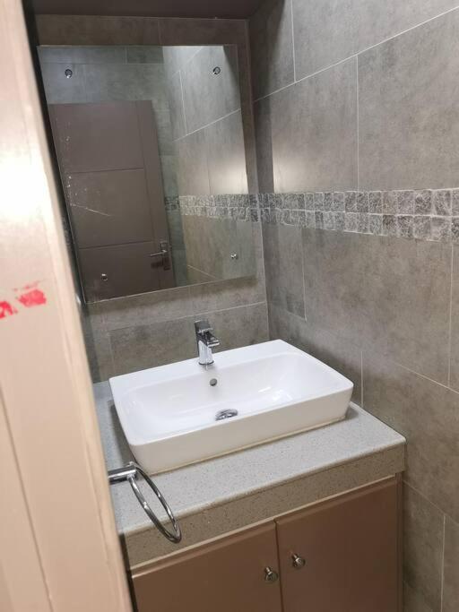 Three bedrooms House on first floor and access to swimming pool view 5