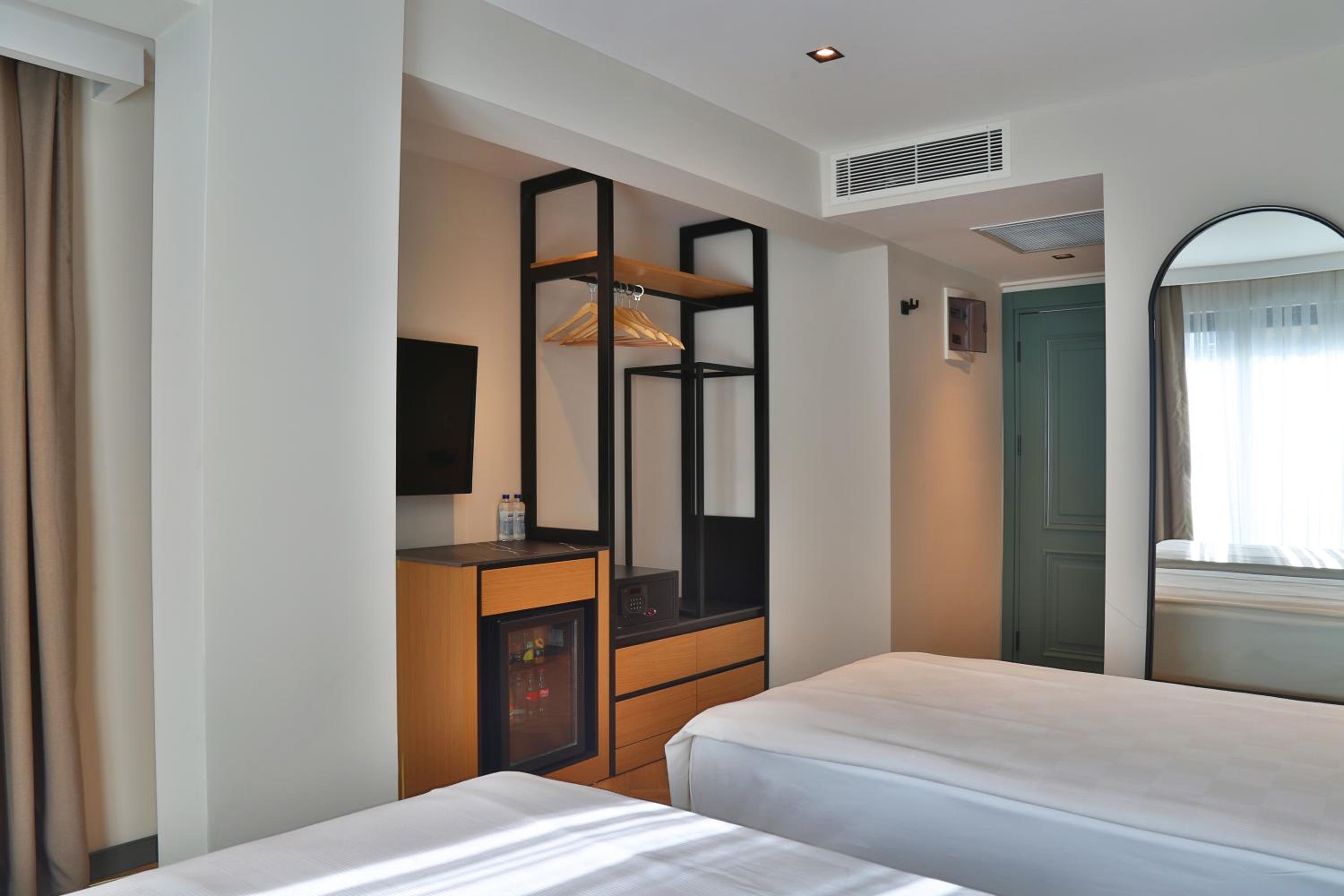 İn The Middle Otel - Image 49