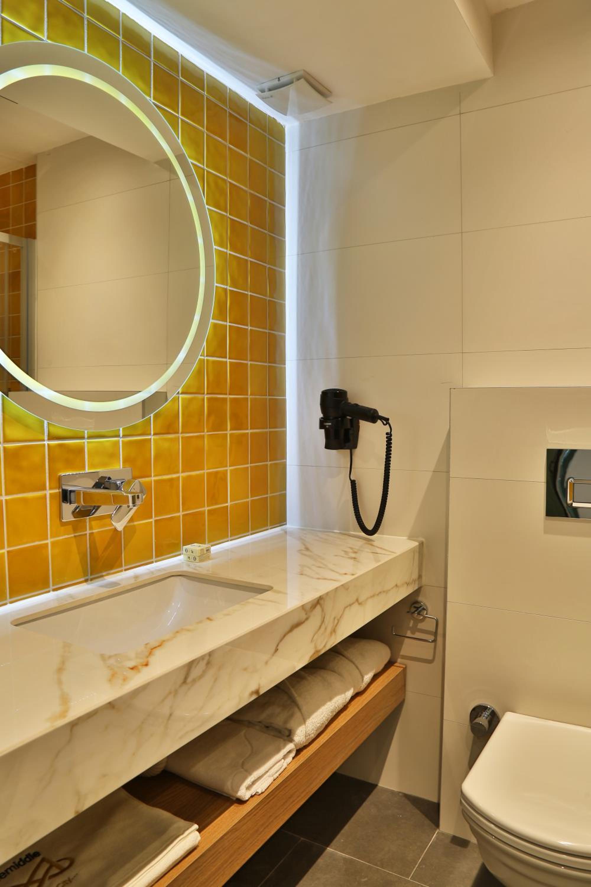 İn The Middle Otel - Image 102