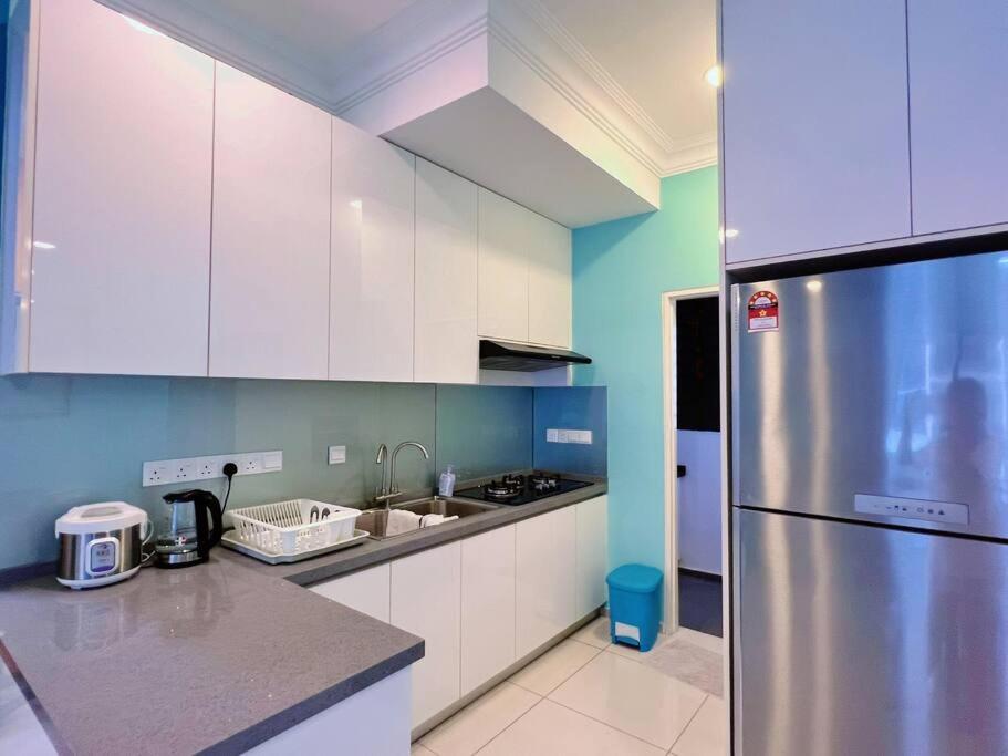 Homely 2BR Heritage D'Sara @ Link to MRT, Near Thomson Hospital & Sungai Buloh Hospital photo 6