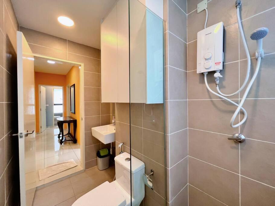 Homely 2BR Heritage D'Sara @ Link to MRT, Near Thomson Hospital & Sungai Buloh Hospital photo 7
