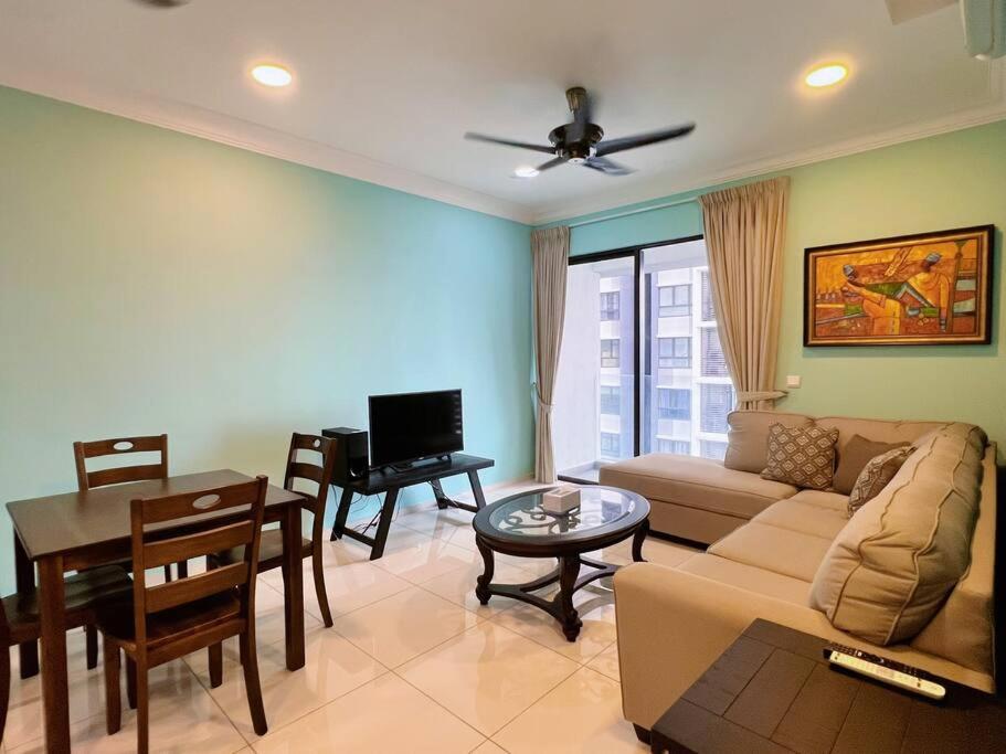 Homely 2BR Heritage D'Sara @ Link to MRT, Near Thomson Hospital & Sungai Buloh Hospital photo 1